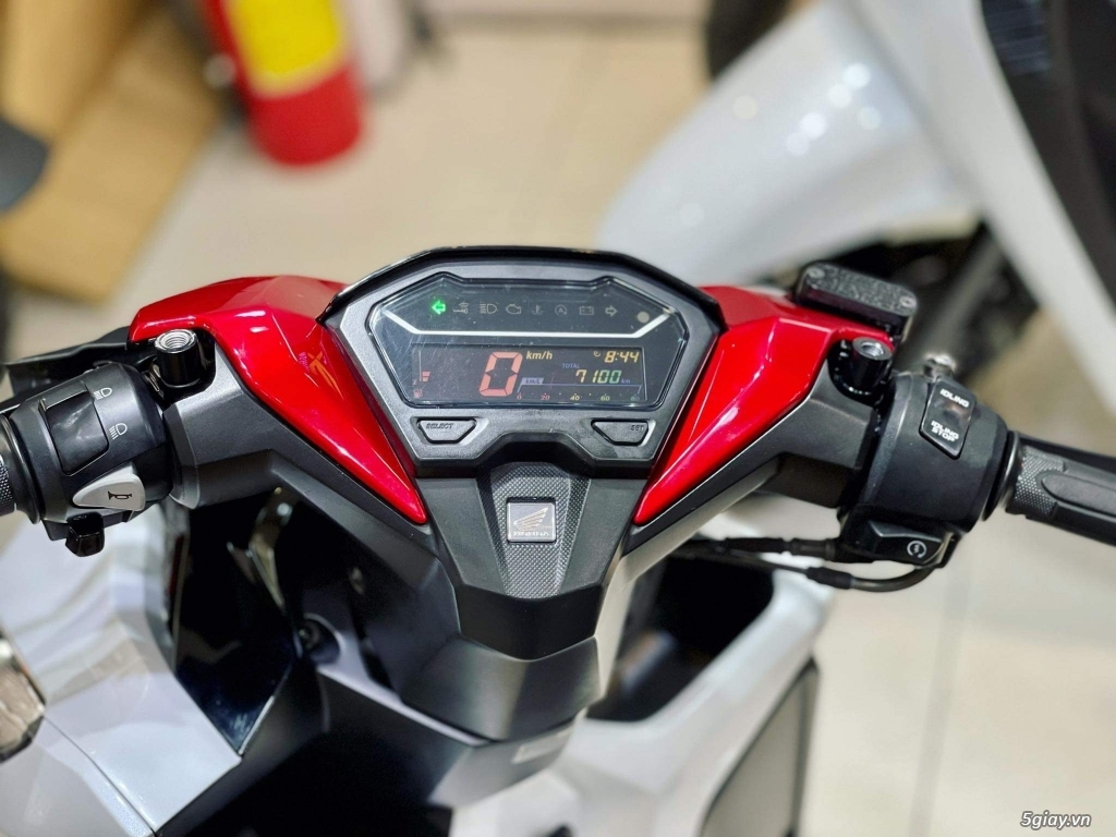 Cần bán vario 97979