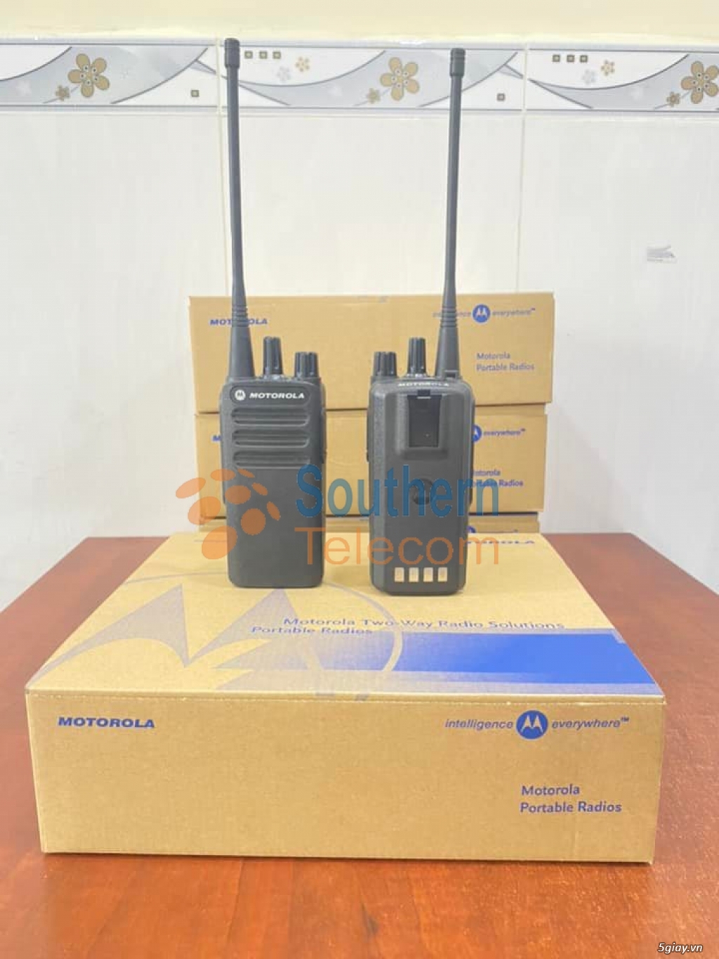 Bộ đàm cầm tay Motorola XiR C1200 - 1