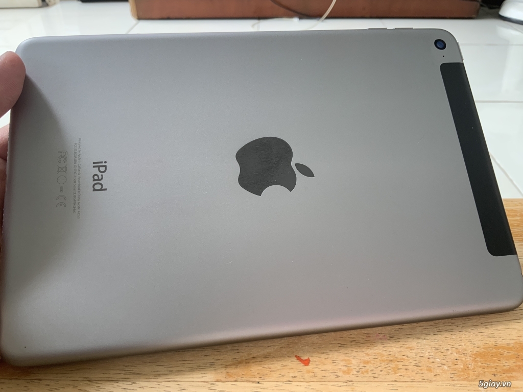 iPhone 13promax 256Gb xanh dương hàng Mỹ 99% giá 20tr2 và iPad mini4