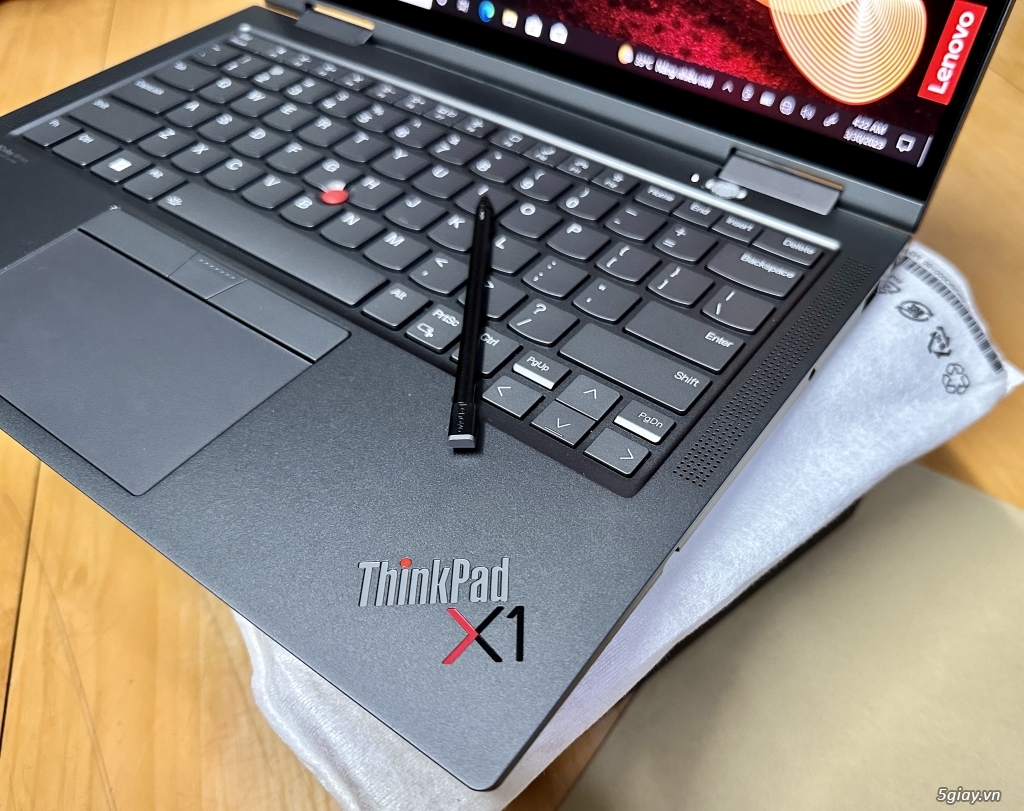 ThinkPad X1 Yoga Gen 7 2in-1 - 8