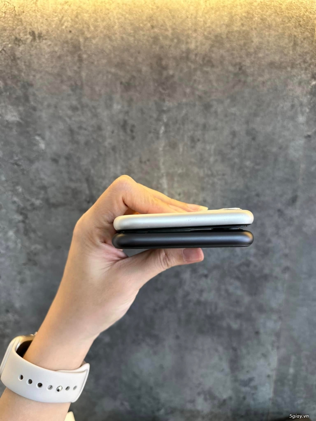 iPhone 11 128G Black/ Silver - 1