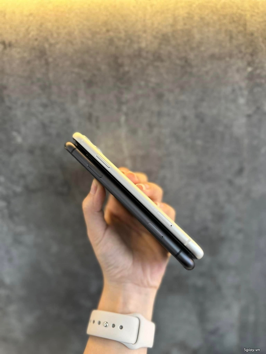 iPhone 11 128G Black/ Silver