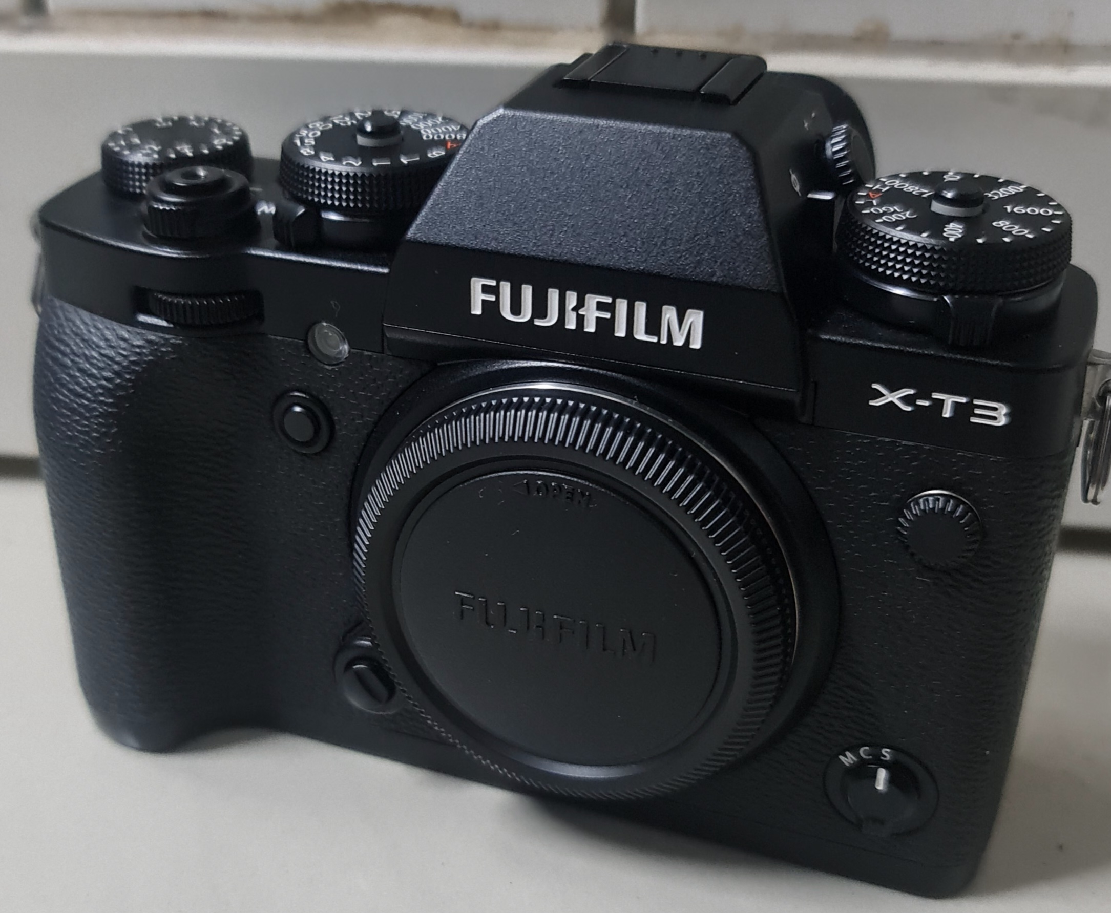 Cần bán máy ảnh Fuji X-T3 - 2