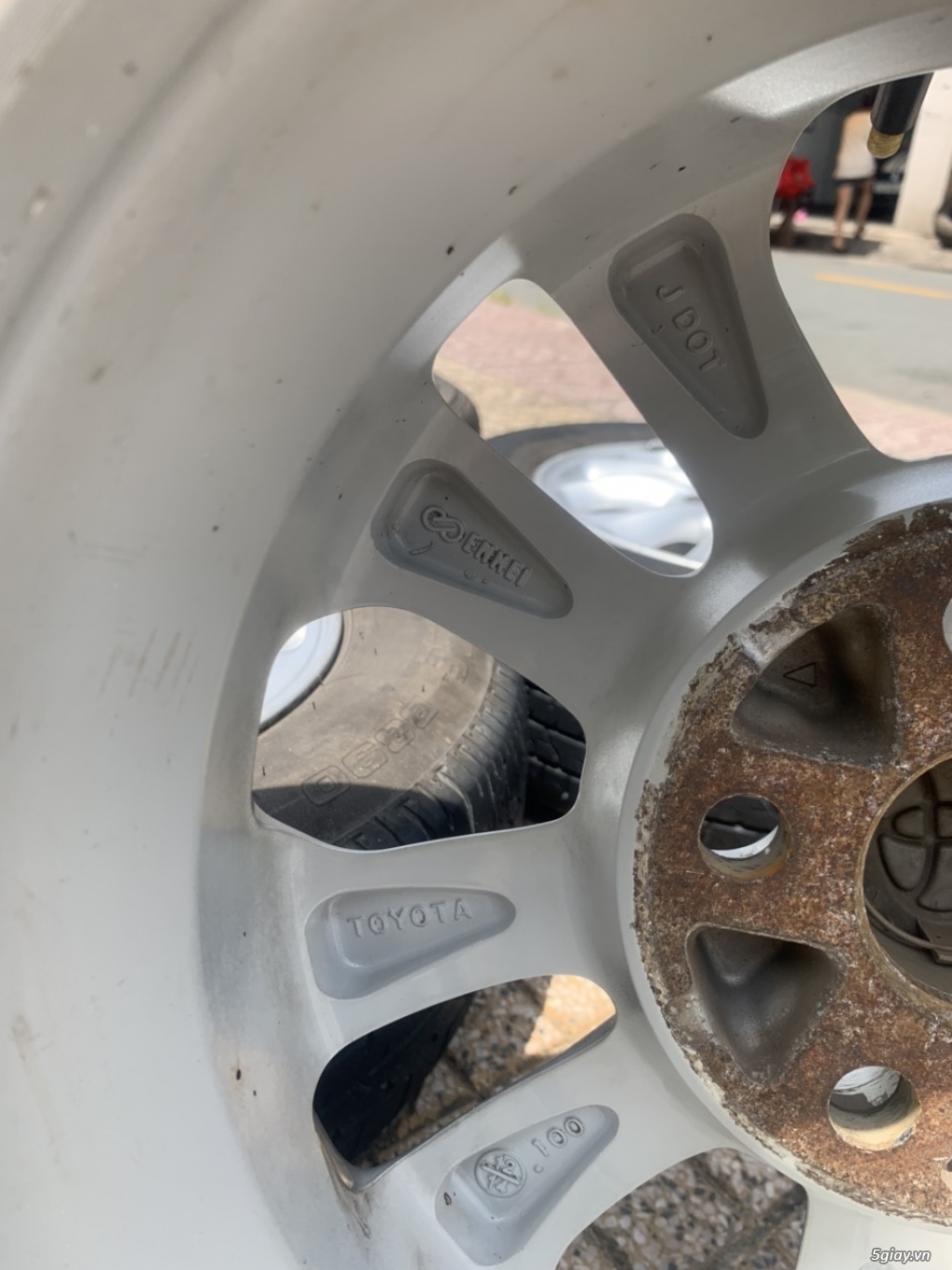 Combo 5 mâm lốp zin thão xe Innova thanh lý - 1