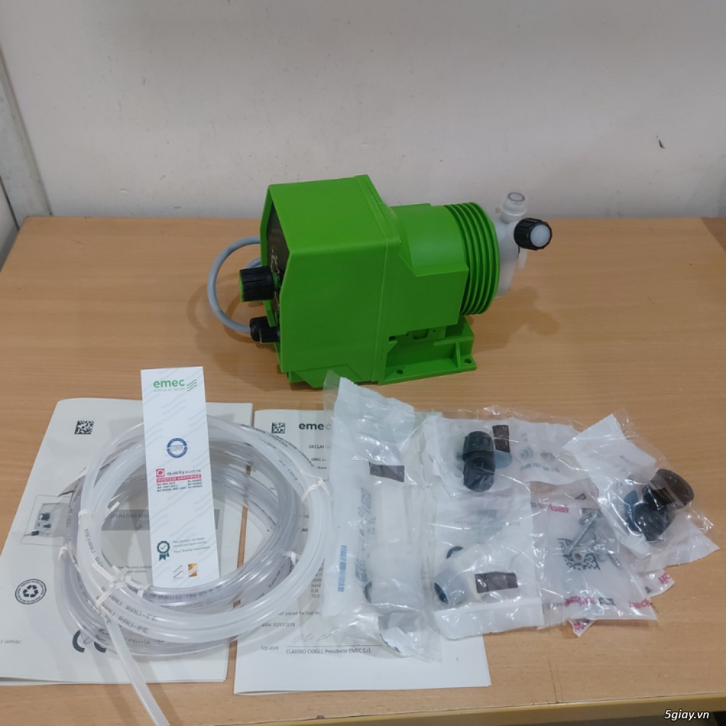Bơm Định Lượng EMEC Italy Công Suất 05 Lít/h 10 Bar H Series HTA1005 - 2