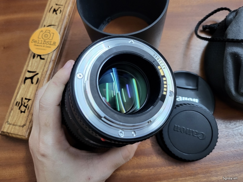 Canon 100F2.8 L IS Macro mới keng 99% - 9