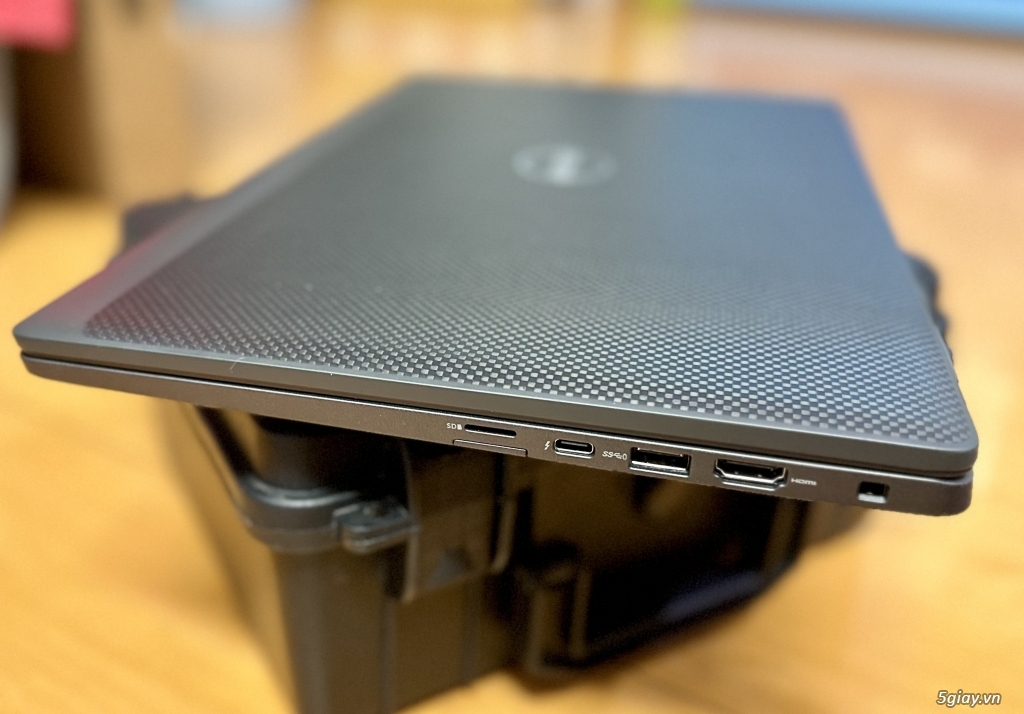 Dell Latitude 7520 (Carbon Fiber) 15 FHD Touch | Core i7 1185G7 | Ram