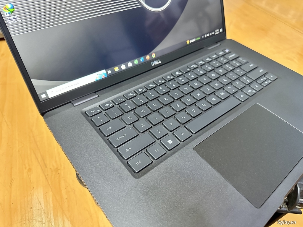 Dell Latitude 7520 (Carbon Fiber) 15 FHD Touch | Core i7 1185G7 | Ram - 6