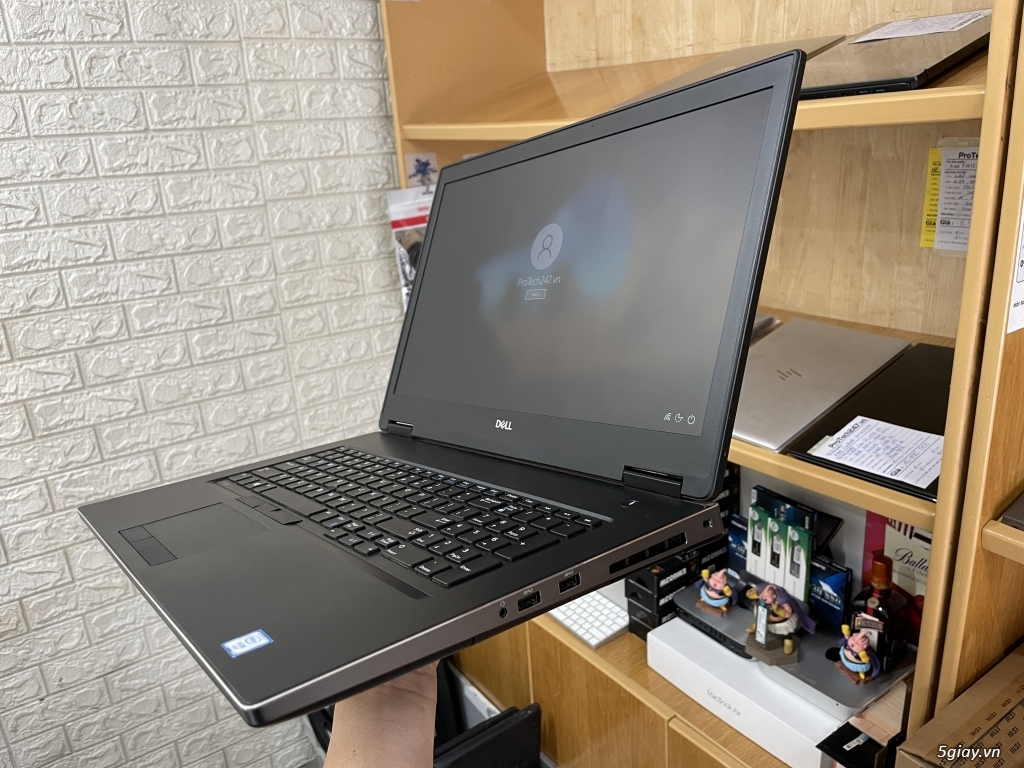 Dell Precision 7730 Xeon P4200 - 4