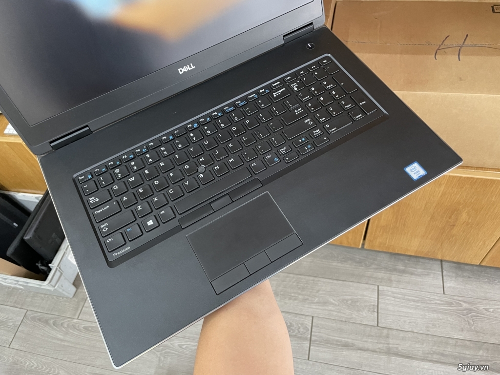 Dell Precision 7730 Xeon P4200 - 1