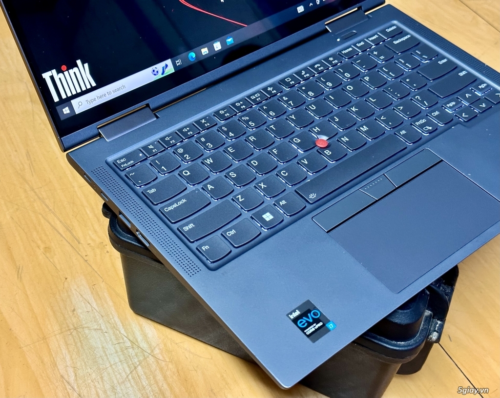 thinkpad-x1-yoga-gen-6-lte-5giay