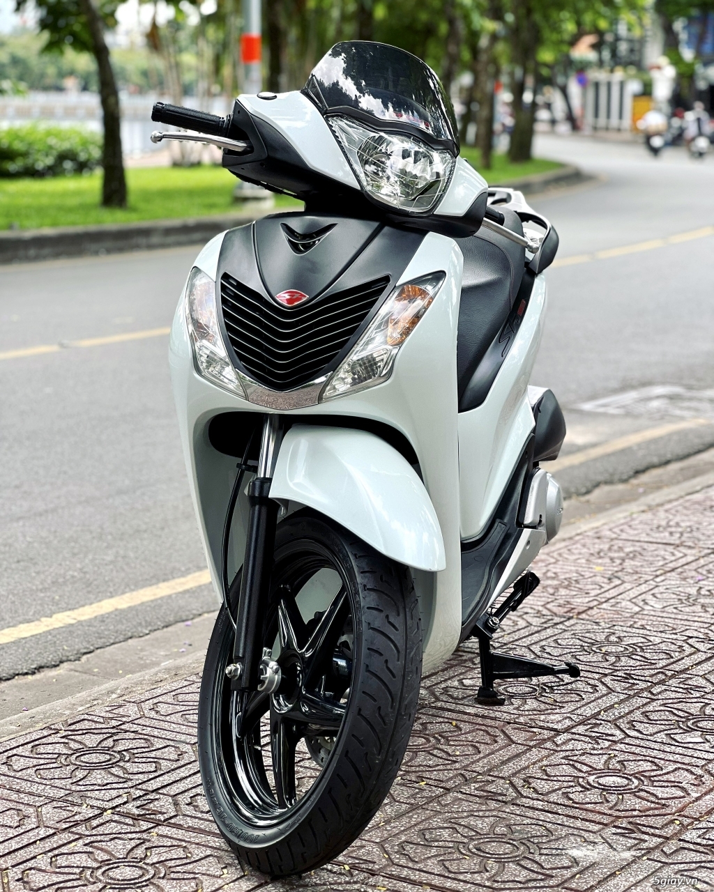 Sh150iT10/2011 05757 - thần tài tới - 3