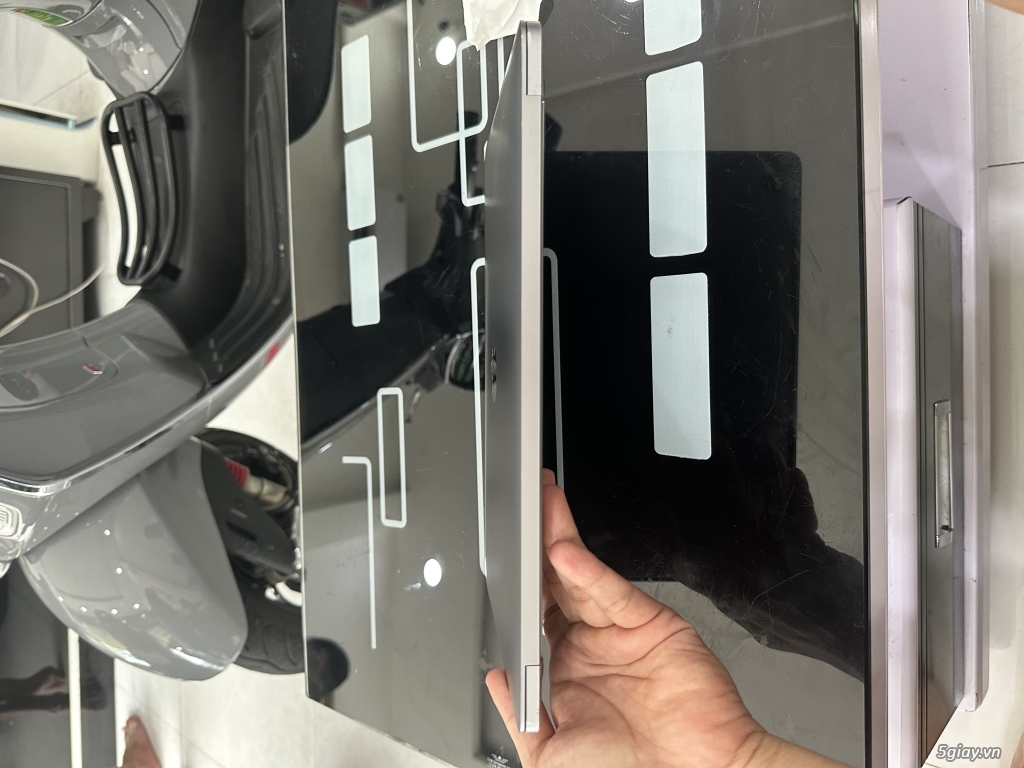 Ban Macbook pro 13inch 2018 - 2