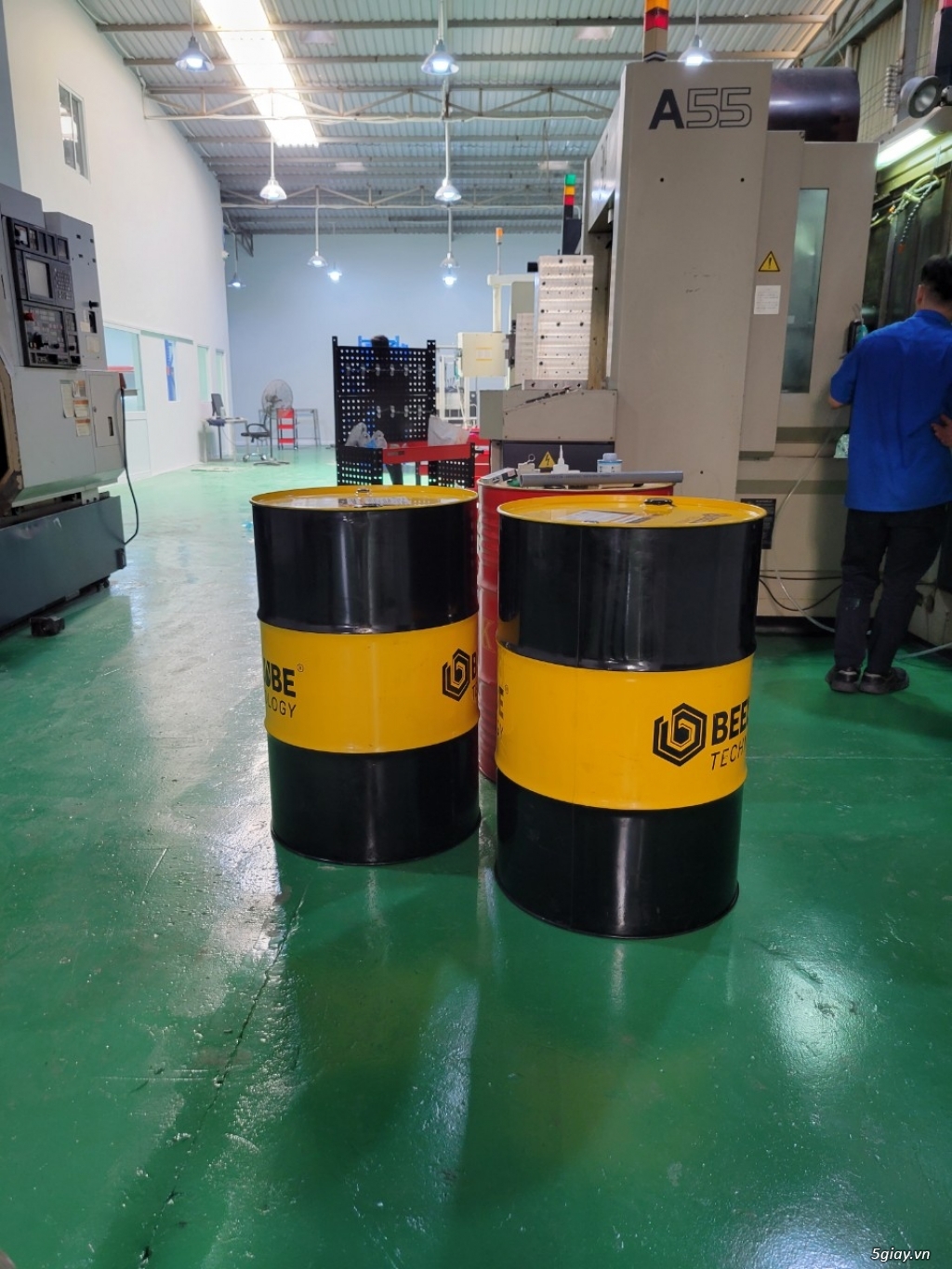 Dầu cắt gọt ( dầu tưới nguội) pha nước M35 - 1