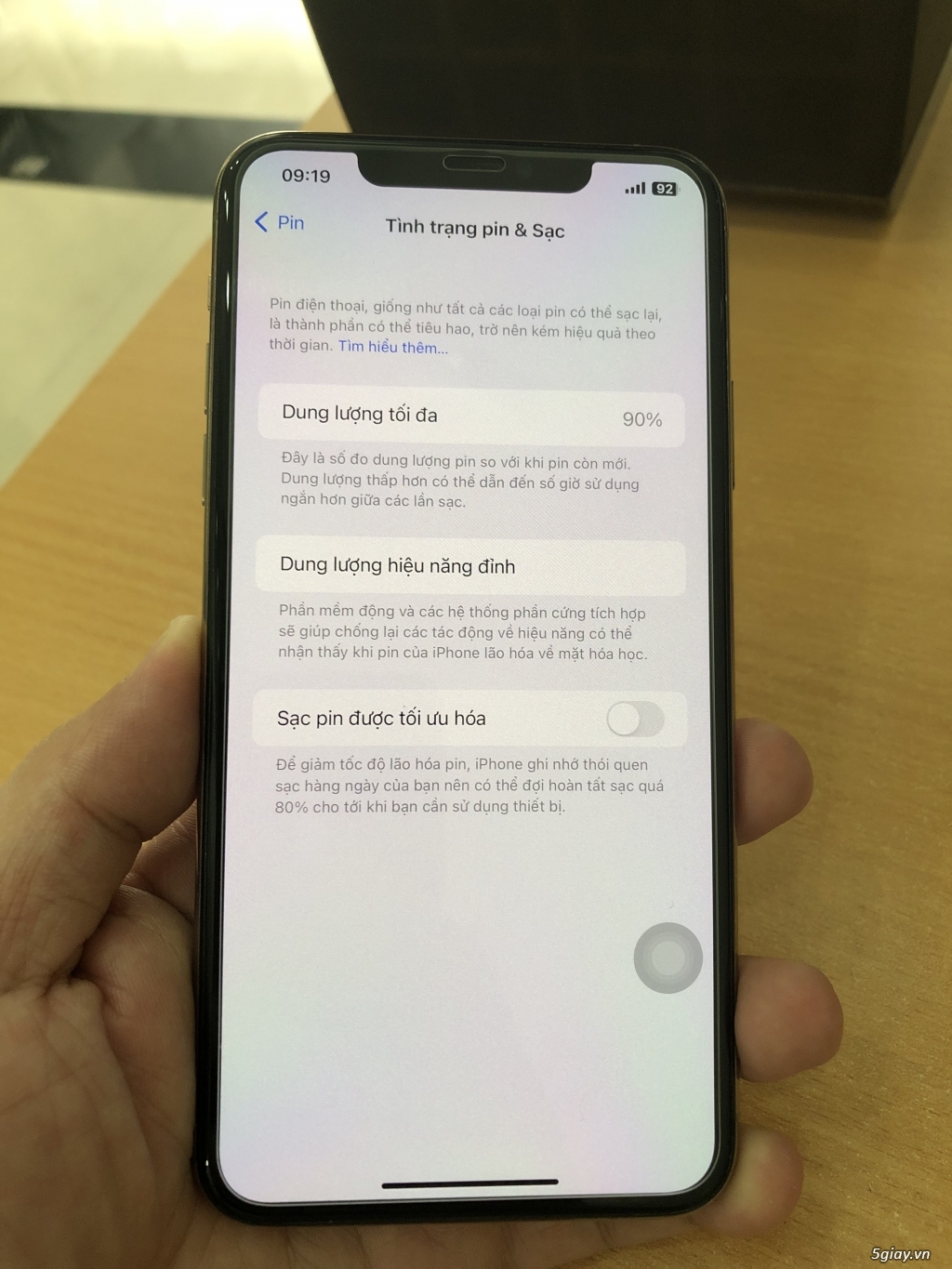 Mình bán iphone 11 PROMAX 64gb GOLD hàng MỸ zin 100%.