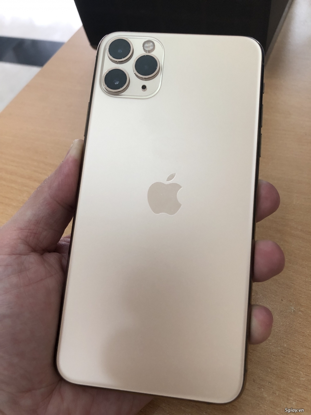 Mình bán iphone 11 PROMAX 64gb GOLD hàng MỸ zin 100%. - 1