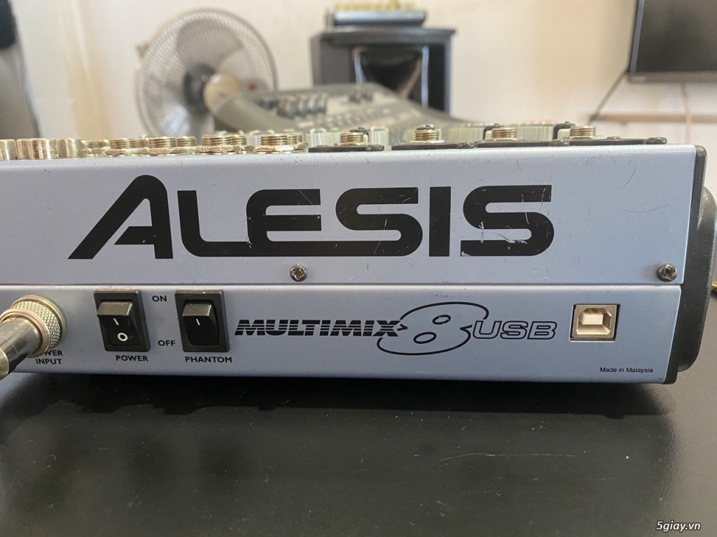 Mixer Alesis made in Malay