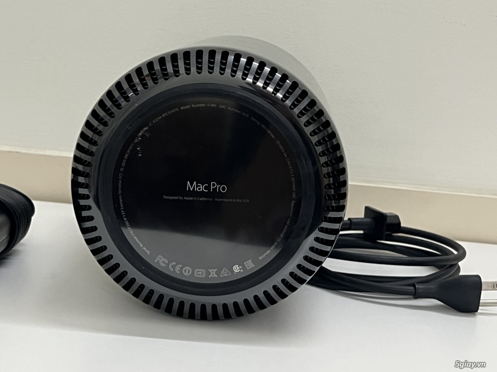 Mac pro late 2013 | xeon e5 3.0 8c cpu | ram64 ddr3 | ssd1tb amd e300 - 3