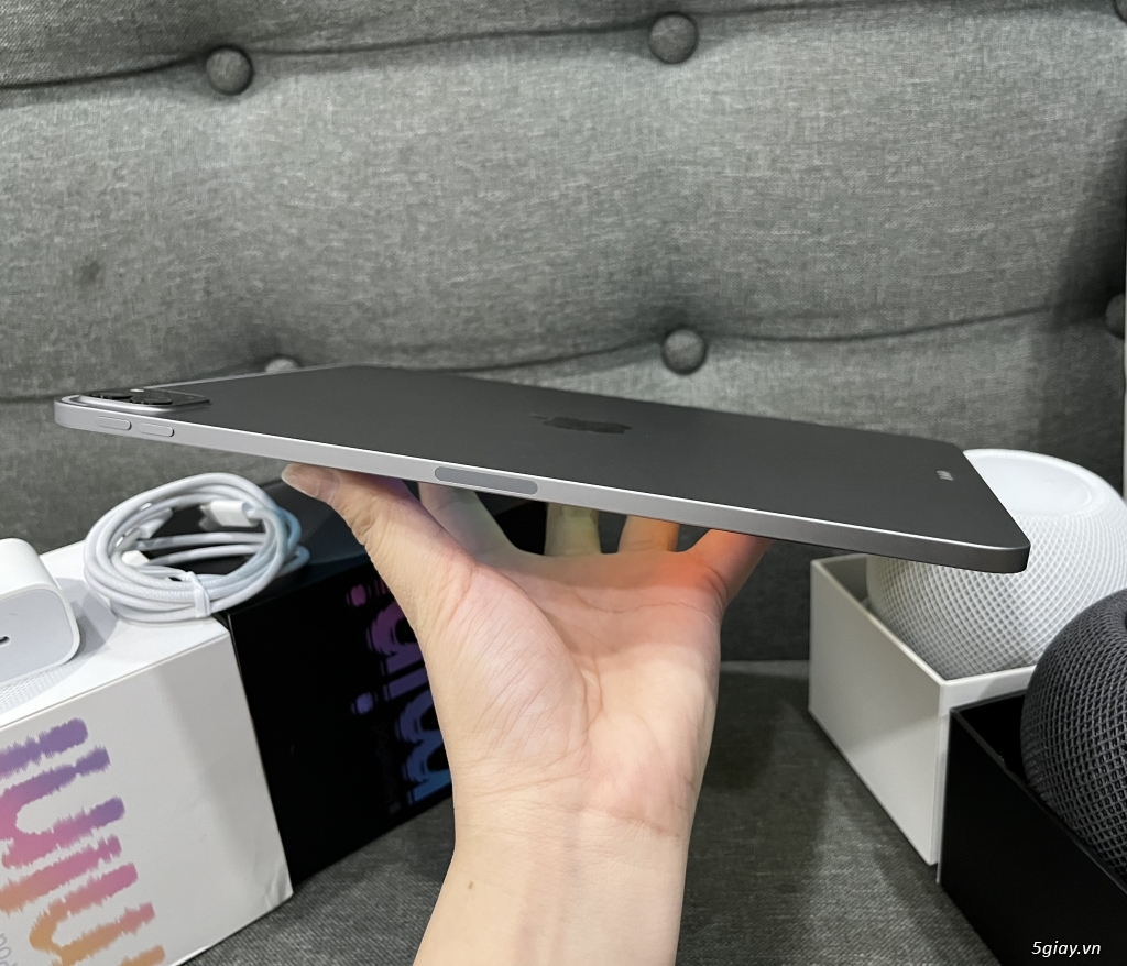 IPad Pro 2020 - 11inch 256GB - wifi+4G Likenew body - 2