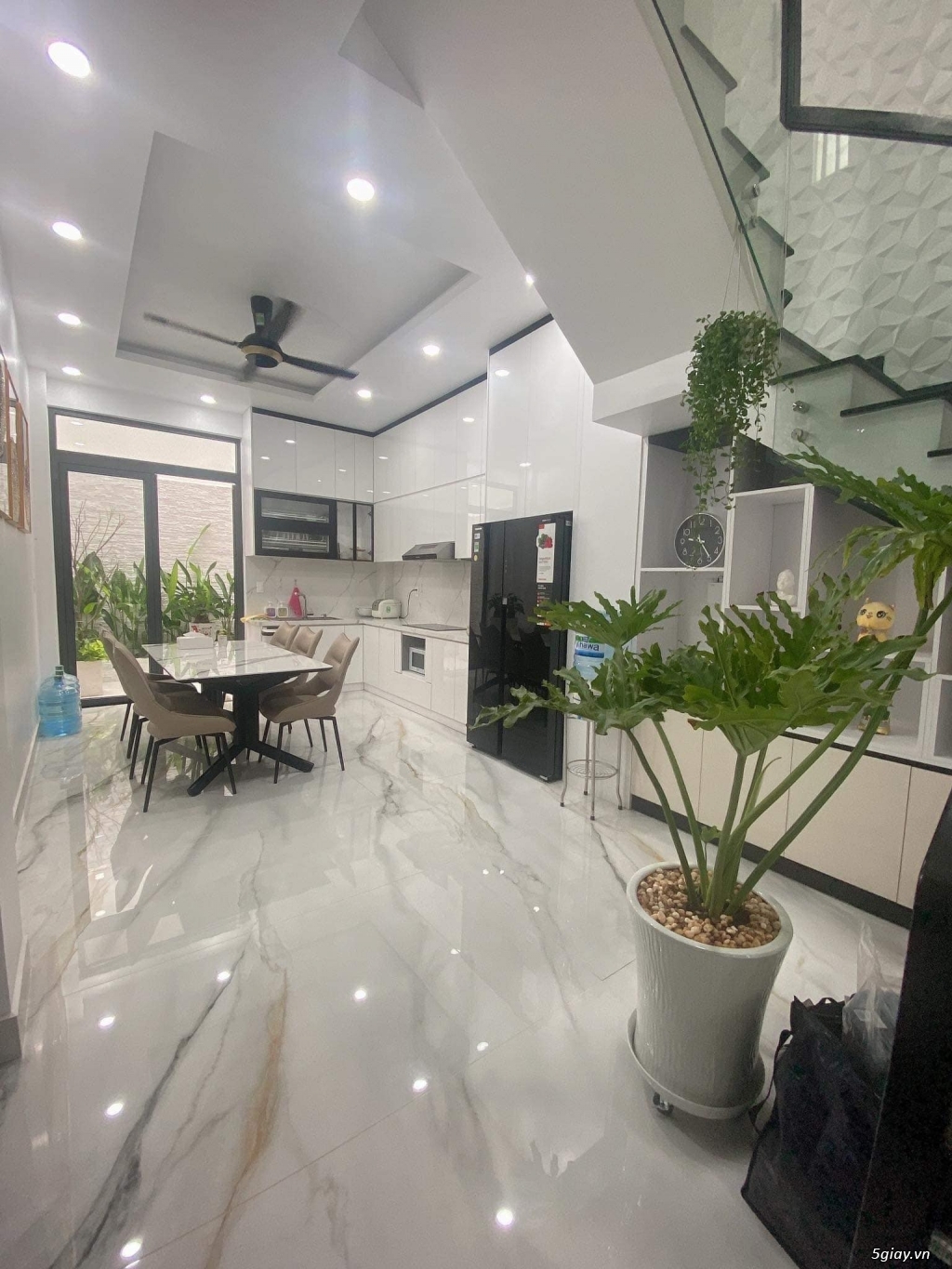 Diện tích to 80m2, đoạn hẻm chùa Pháp Quang, P.13,nhà đẹp kiểu Châu Âu - 3