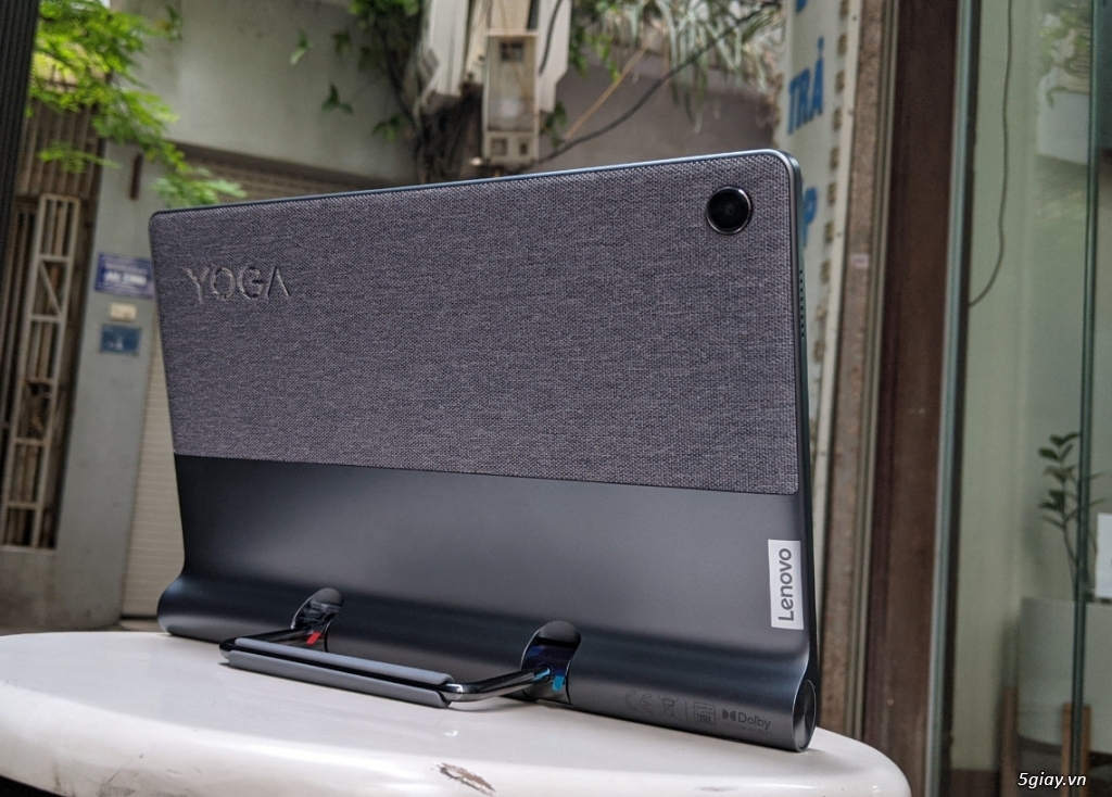 Lenovo Yoga Tab 11: máy tính bảng có chân đế tiện cho giải trí, học on - 4