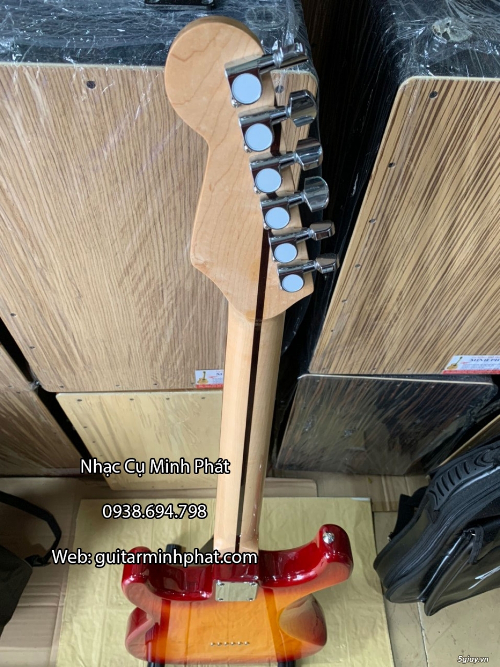 Cửa hàng bán đàn guitar điện phím lõm uy tín chất lượng tại TPHCM - 21