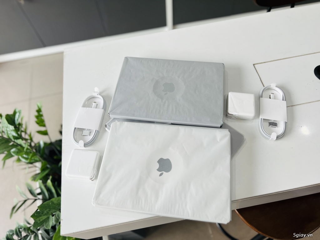 Macbook Pro 14 2023 16/512GB Gray/silver  Máy new body đẹp như mới