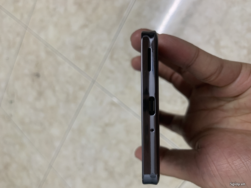 Cần bán: SHARP AQUOS Zero 6 8GB 128GB Like New - 3