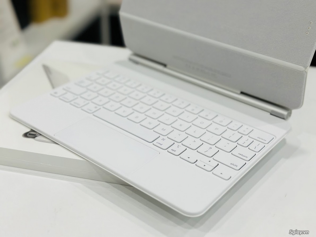 Bàn Phím Magic Keyboard 11 inch / 10.9 inch Như Mới - 1