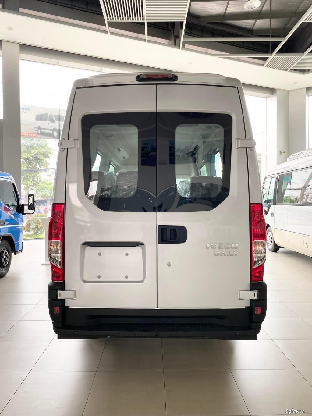 IVECO DAILY 16C GHẾ VIP - 4