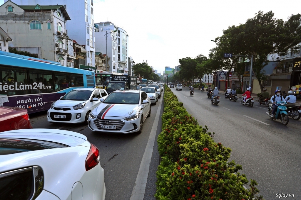 Cho thuê nhà mặt phố Nguyễn Văn Cừ, Long Biên, HN