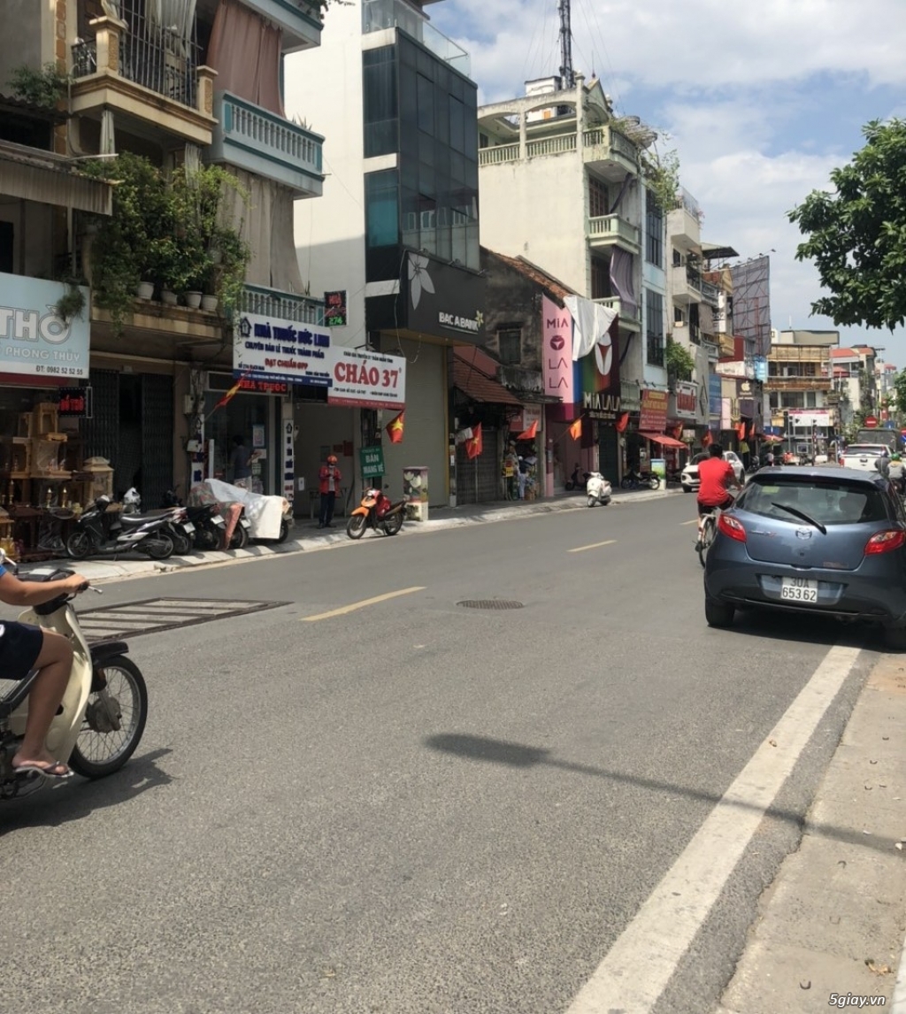 Cho thuê MBKD 3 tầng, 2 mặt tiền đường Bạch Mai