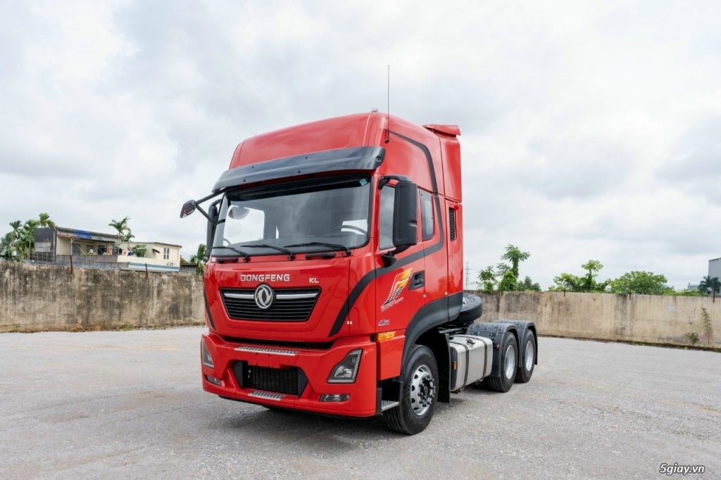 Xe đầu kéo Dongfeng D420 (6x4) 420HP