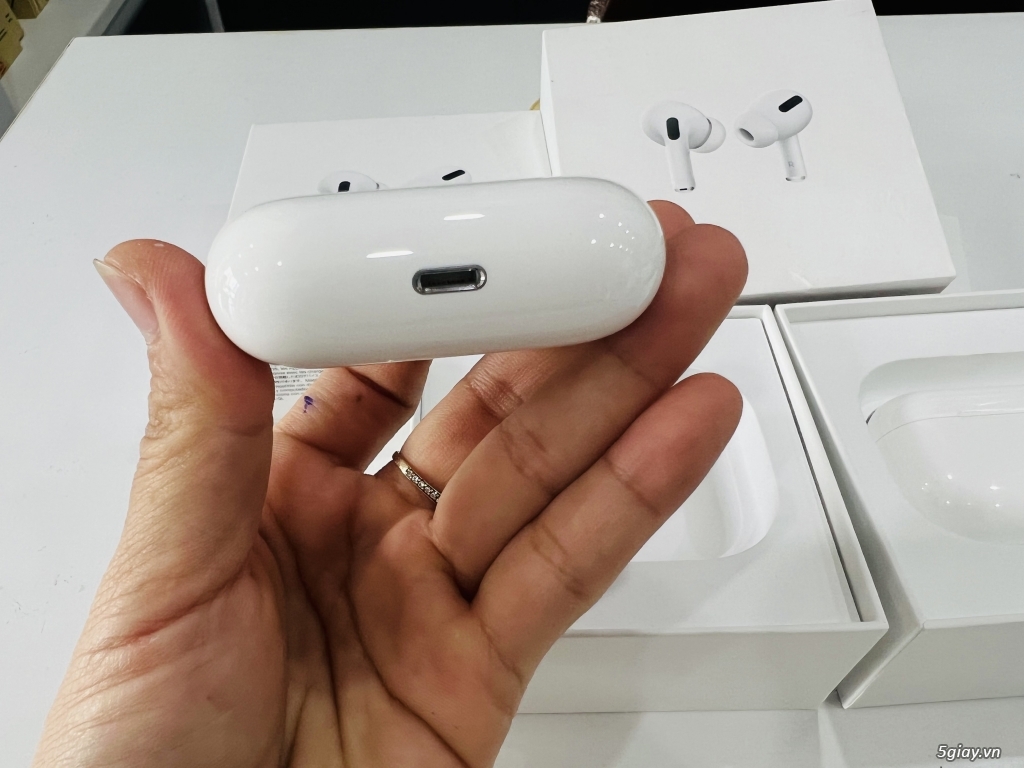 tai nghe Airpods 2/3/ Pro Hàng giao ngay hoặc ship tận nơi giá hạt dẻ