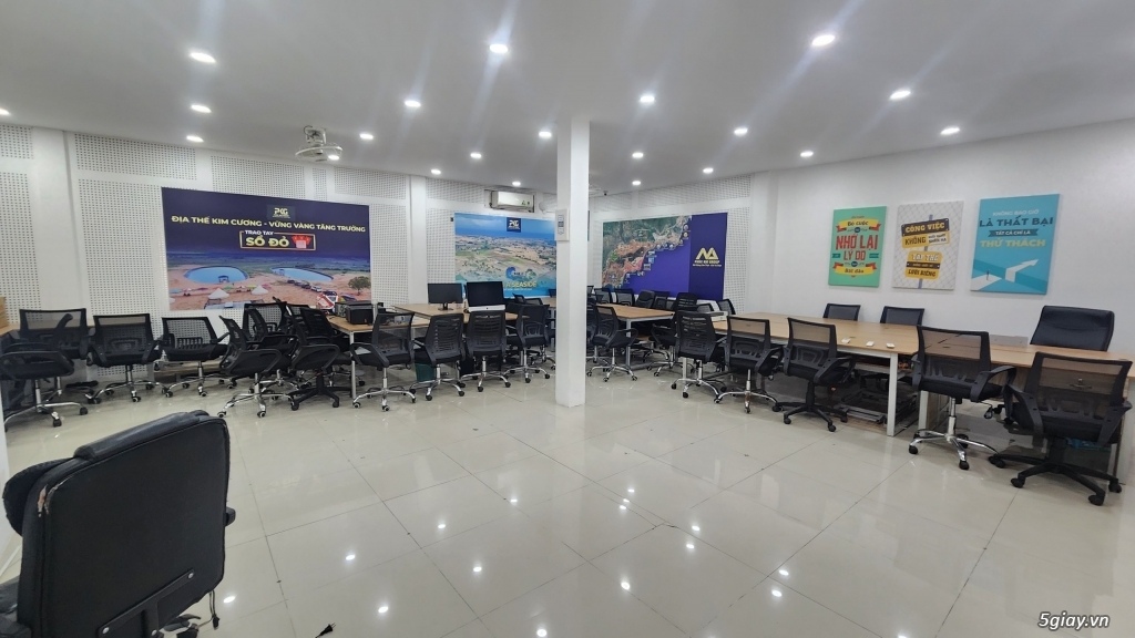 Cho thuê văn phòng 100m2, nội thất có sẵn, chổ đậu oto thoải mái - 3