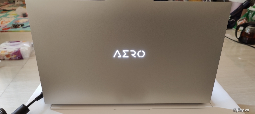 AERO 17 4KHDR MINILED 120HZ fullbox
