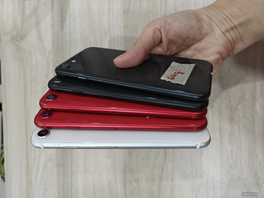 Iphone Se 2020 64g ,128g màu trắng ,đỏ đen máy đẹp 99% ,hỗ trợ trả góp