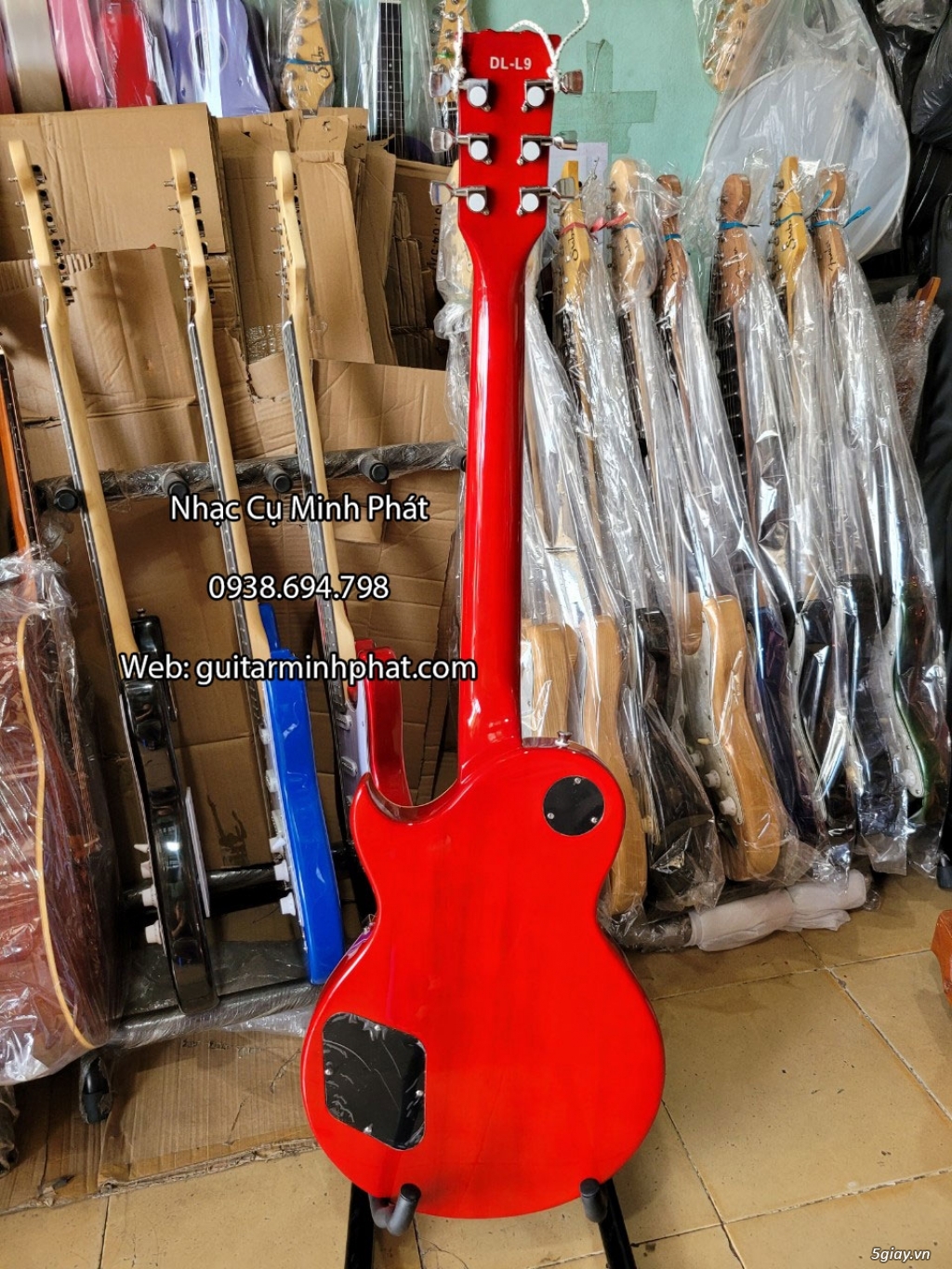 Cửa hàng bán đàn guitar điện chất lượng tại TPHCM - Minh Phát Music - 7