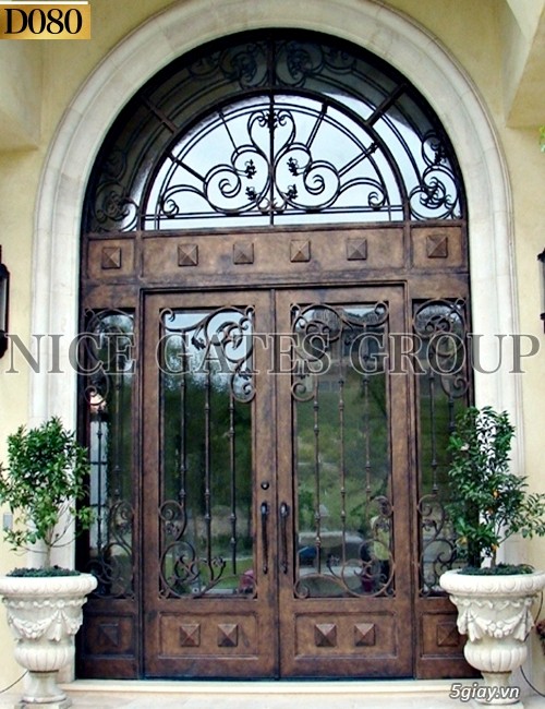 Cửa đi sắt uốn nghệ thuật tạo gu thẫm mĩ ấn tượng cho ngôi nhà! - 5