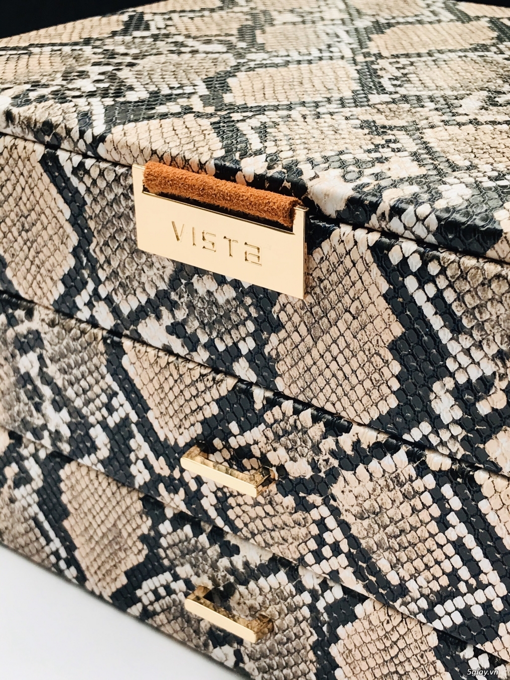 HỘP TRANG SỨC 3 TẦNG DA RẮN - 4