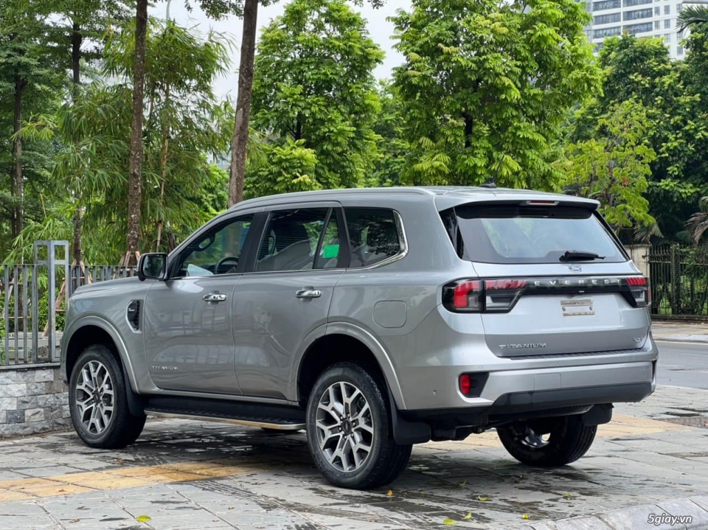 Ford Everest Titamium 2 Cầu 2022 Xe Mới Đẹp - 3