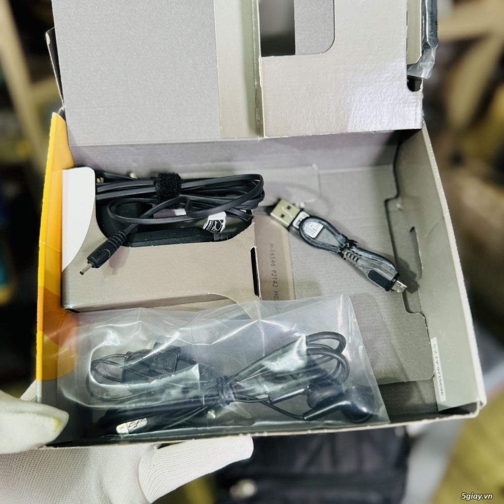 Nokia 6700 bạc sần mới nguyên hộp nguyên bản chưa qua sử dụng - 4