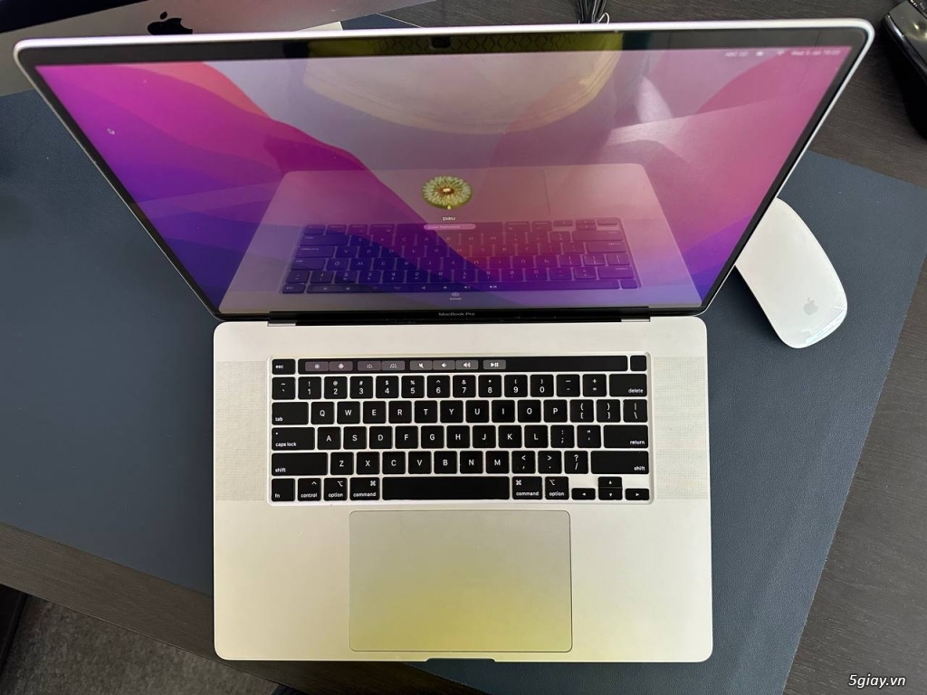 MacBook Pro 15 i9 1TB - 99% - 3