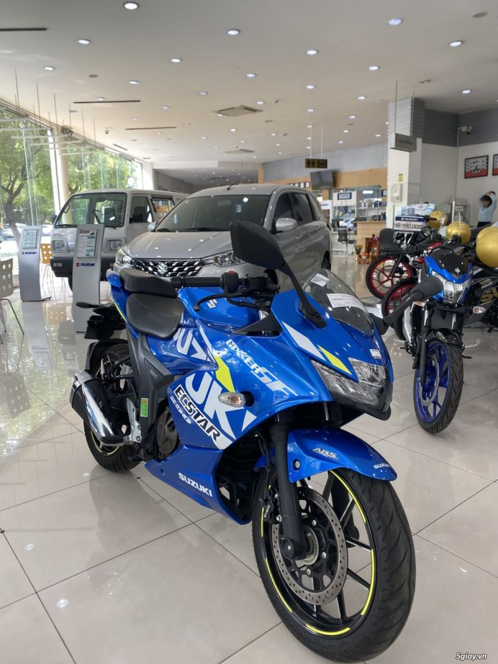 Công ty Viêt Nam Suzuki thanh lý mô tô Gixxer 250cc - 1