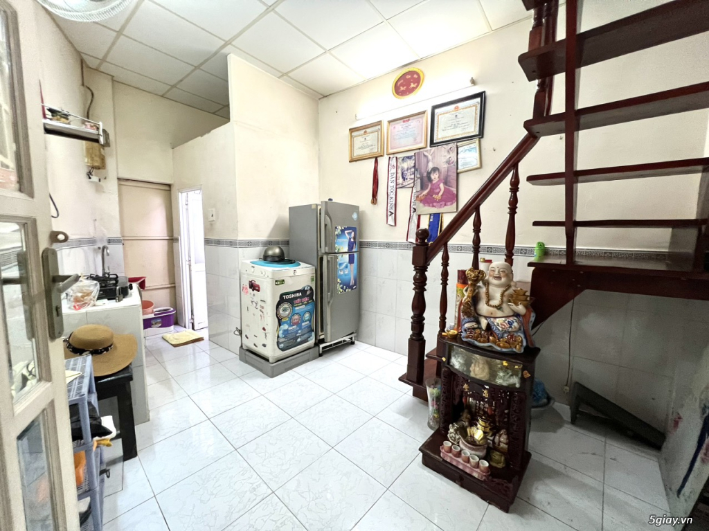 (( Cho Thuê Nhà )) 3m x 5m Hẻm Trần Hưng Đạo. Quận 1 - 3