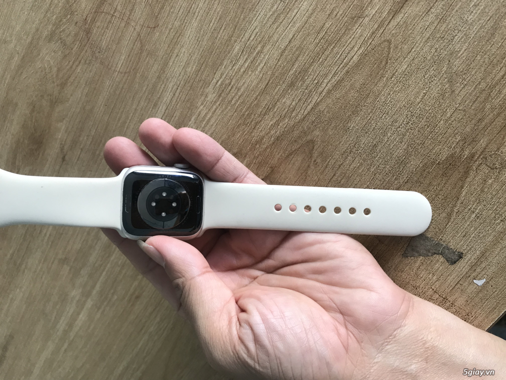 Cần bán applewacht ser 7 -41MM