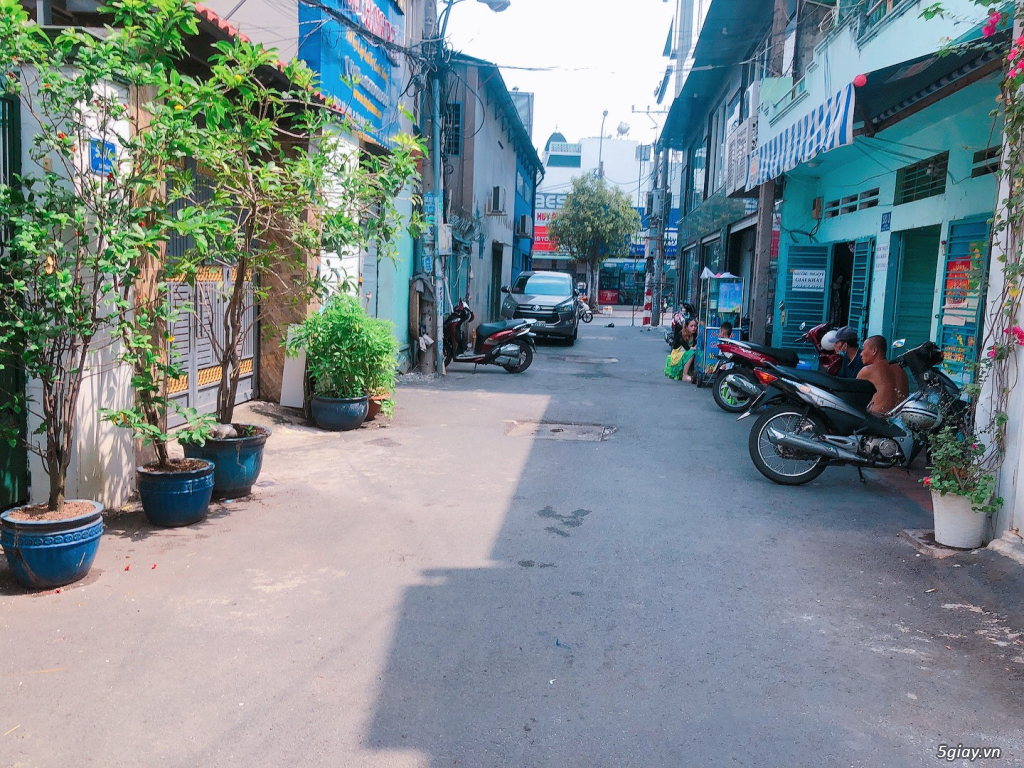 Cho thuê nhà nguyên căn DT: 65m2 đường Nguyễn Thị Định, Q2 - 1