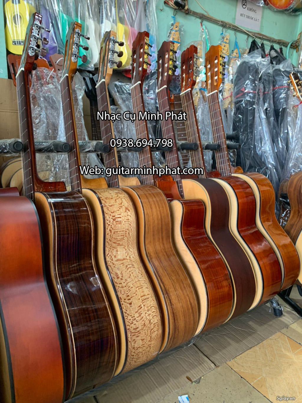 Cửa hàng bán đàn guitar classic giá rẻ âm thanh chuẩn tại TPHCM - 7