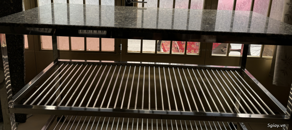 Bán 2 bàn khung inox mặt đá - 1
