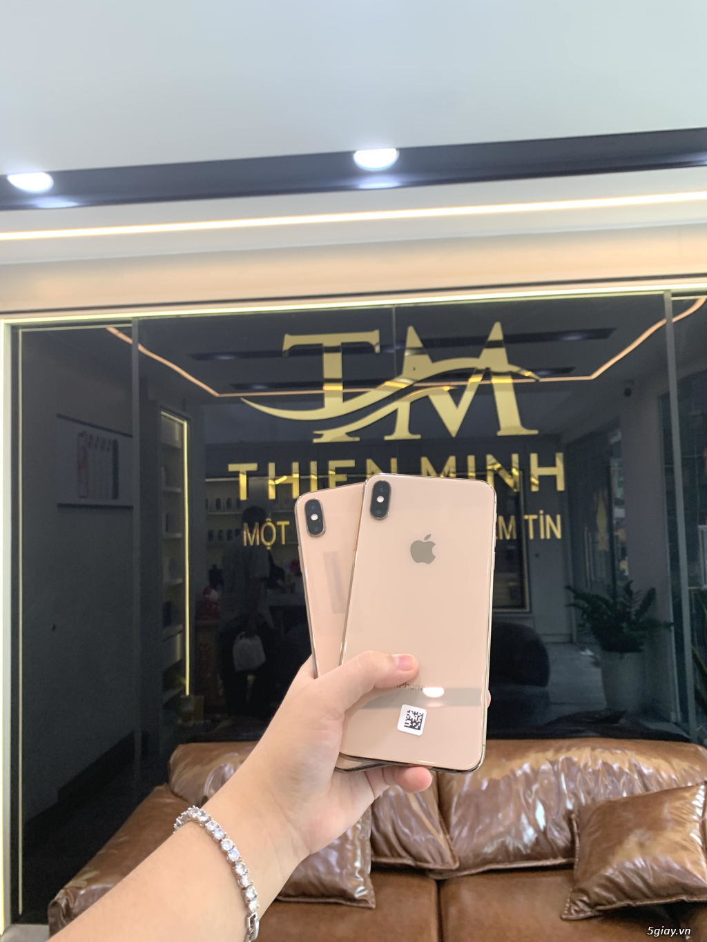Iphone Xsm vàng 64GB (nguyên zin)